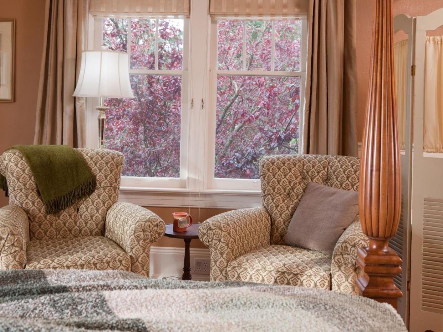 Abbeymoore Manor Bed & Breakfast Victoria