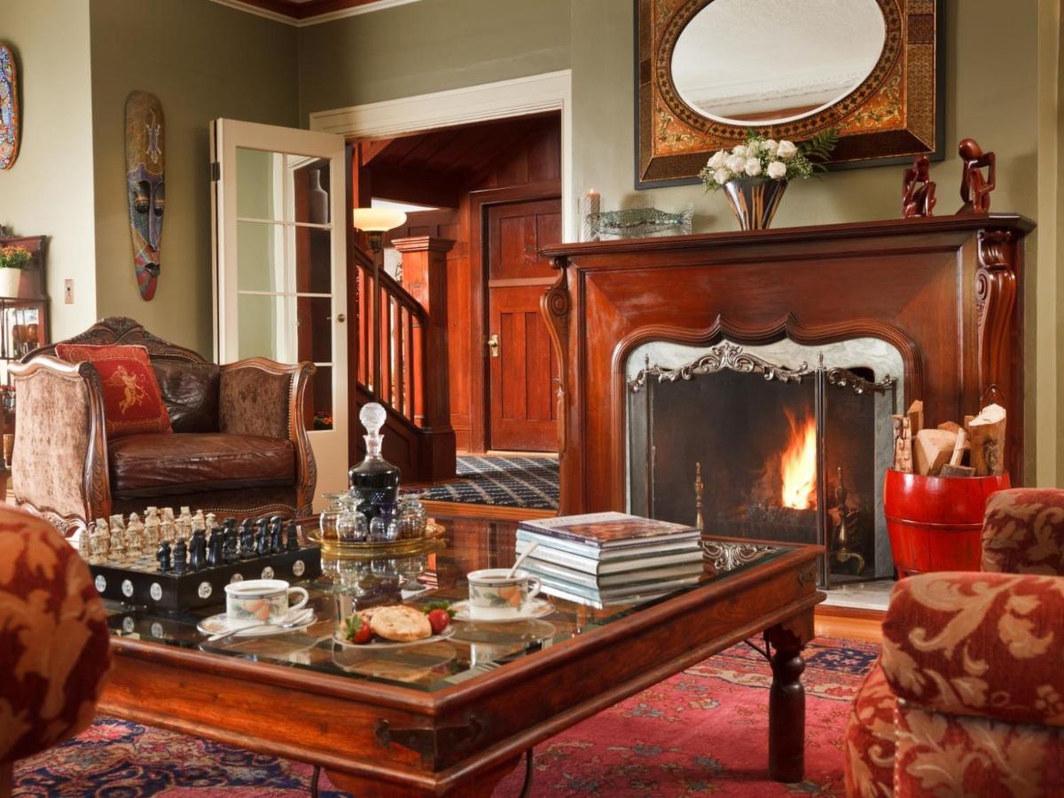 Abbeymoore Manor Bed & Breakfast Victoria