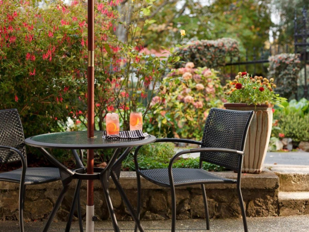 Abbeymoore Manor 5* Victoria